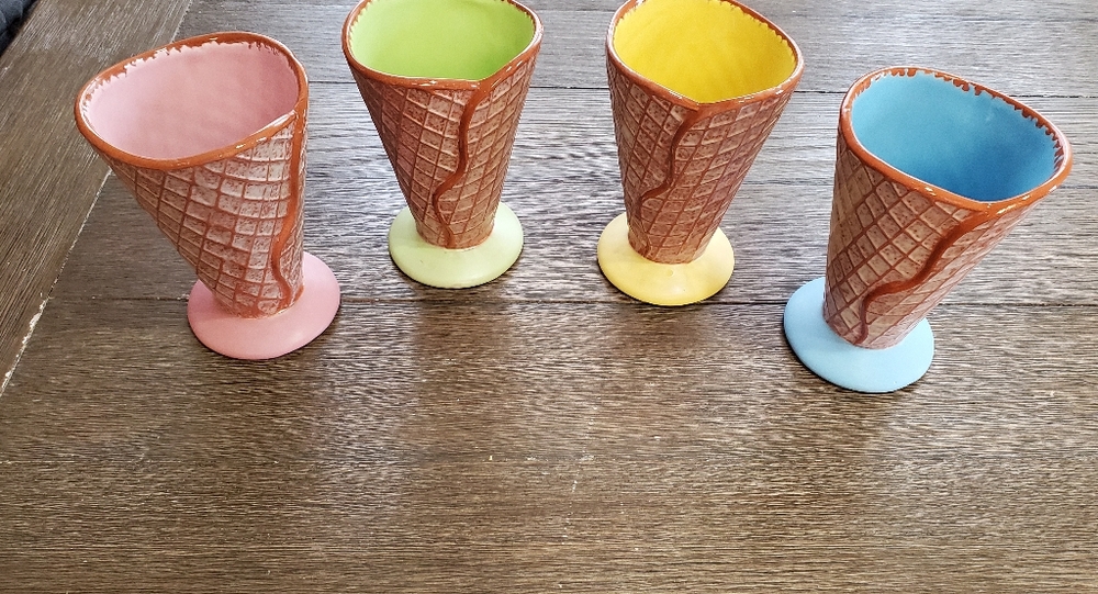 Hallmark ceramic ice cream bowls- set of 4